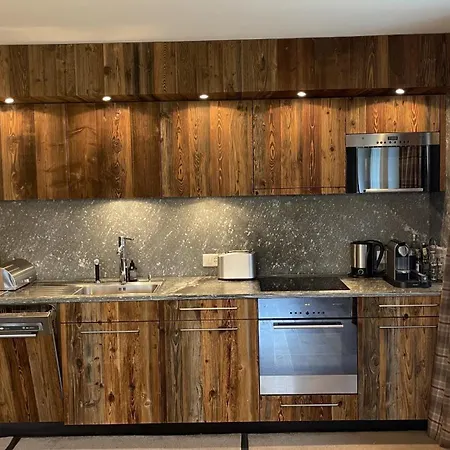 アパート Homes Val Signina 6-7