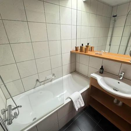 Apartment Val Signina 6-7 By Interhome Daire Laax